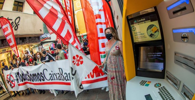CaixaBank rechaza la última propuesta de los sindicatos y la negociación del ERE se mantiene sin avances