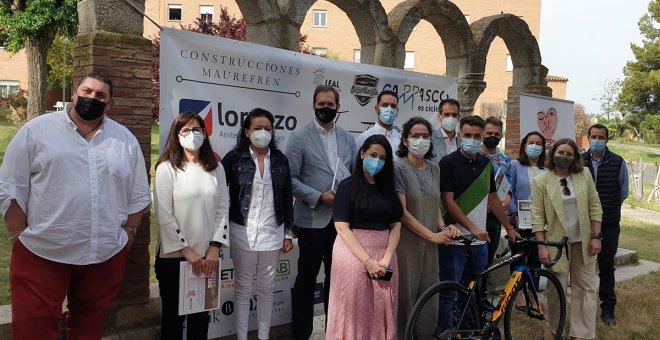 "Kilómetros contra el silencio": recorren la provincia de Toledo en bici recaudando fondos contra la violencia machista