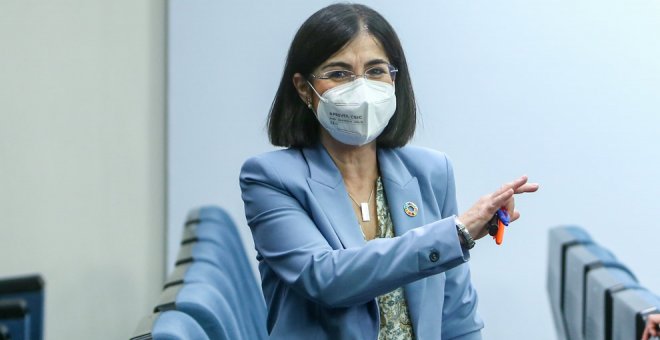 La ministra de Sanidad no teme un desabastecimiento de vacunas de AstraZeneca: "Si la compañía cumple no tendría que haber ningún problema"