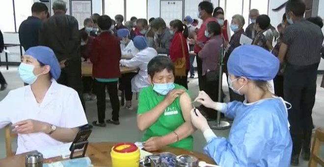 China administra más de 584 millones de dosis de vacunas covid