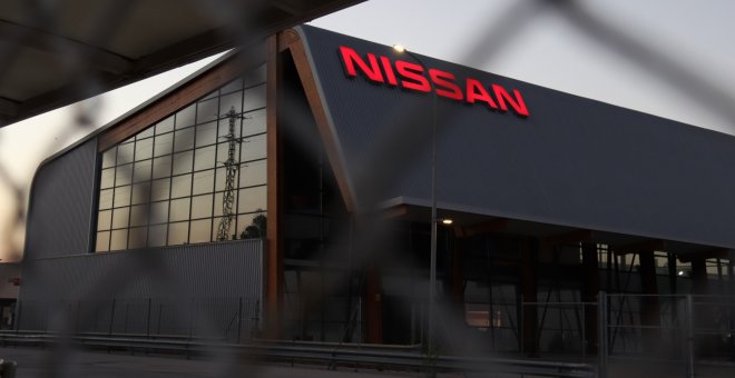 Un any després de l'anunci del tancament de Nissan, la plantilla encara espera un substitut