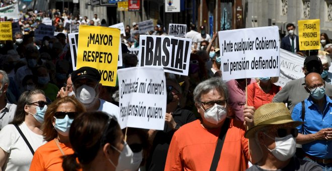 Miles de personas se manifiestan en varias ciudades de España para exigir pensiones dignas