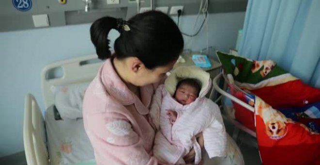China permitirá tener a las parejas casadas un tercer hijo