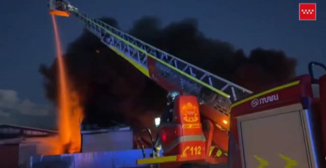 Controlado el incendio en una nave de productos químicos de Toledo