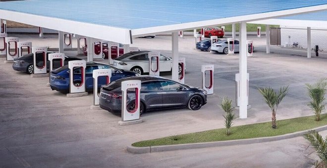 Tesla planea abrir sus propios restaurantes de carretera, con autocine incluido