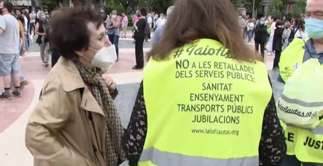 Casi un millar de personas se moviliza en Barcelona contra la subida del precio de la electricidad