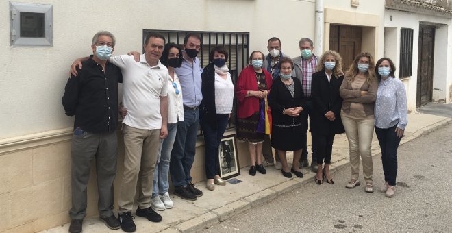 "Tenemos la obligación moral de contarlo": Olmeda del Rey honra la memoria de un vecino asesinado por los nazis