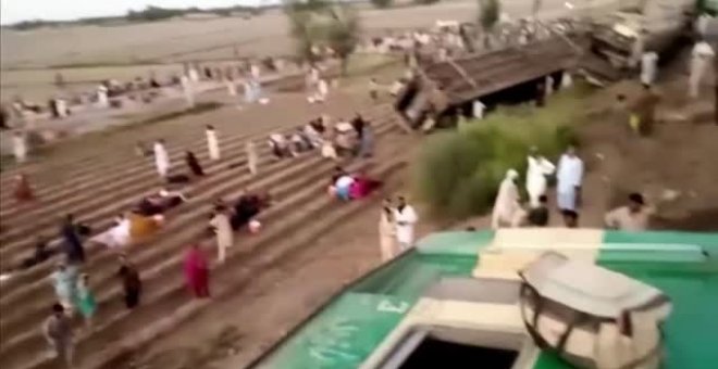 Al menos 30 muertos en un  choque entre dos trenes de pasajeros al suroeste de Pakistán