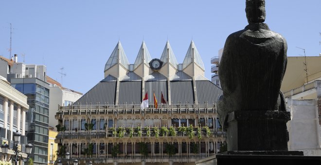 Confinan a varios concejales del Ayuntamiento de Ciudad Real tras un contacto estrecho con un positivo por covid