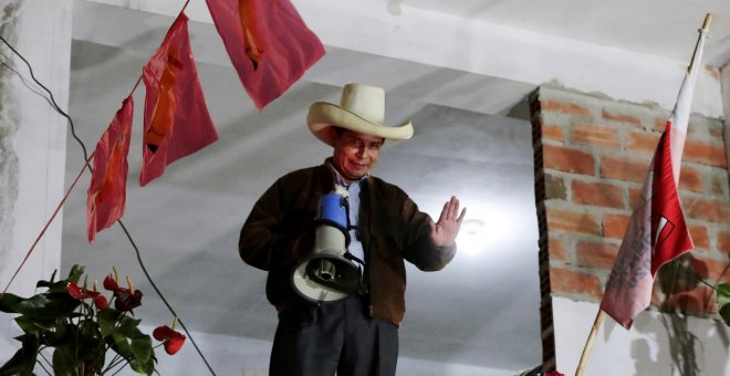 Castillo, cerca de ganar las elecciones en Perú con un resultado ajustado