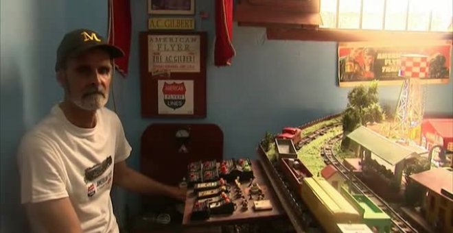 Un cubano transforma su casa en una ciudad en miniatura de EEUU de la década de los cincuenta