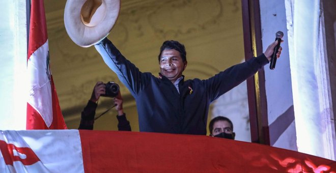 Pedro Castillo supera a Keiko Fujimori y obtiene la mayoría de los votos en las elecciones peruanas