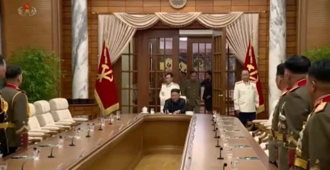 Kim Jong-un pide mantener una "actitud de alerta máxima" tras una reunión con altos mandos