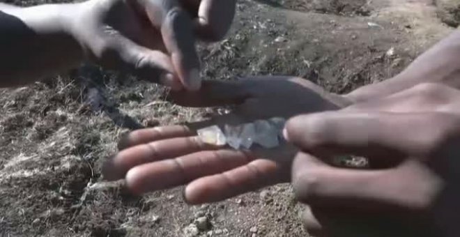 La "fiebre del diamante" moviliza a cientos de sudafricanos