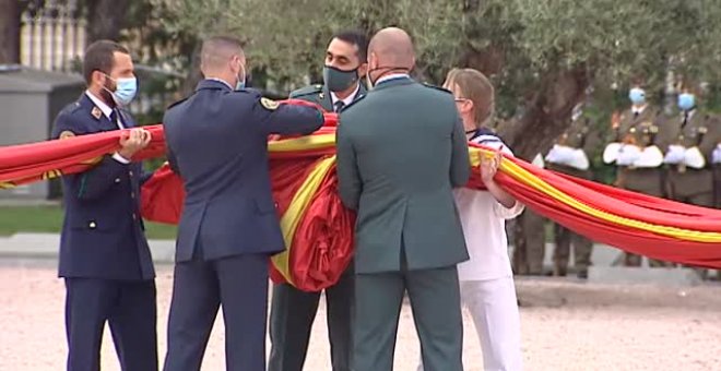 Izado solemne de la bandera para celebrar el séptimo aniversario de la proclamación de Felipe VI