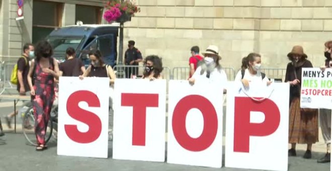 Manifestación en Barcelona contra los cruceros tras el levantamiento del veto