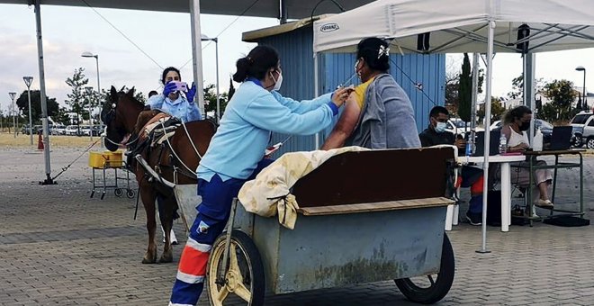 Sanidad admite un retraso mínimo para alcanzar la meta de vacunación de junio