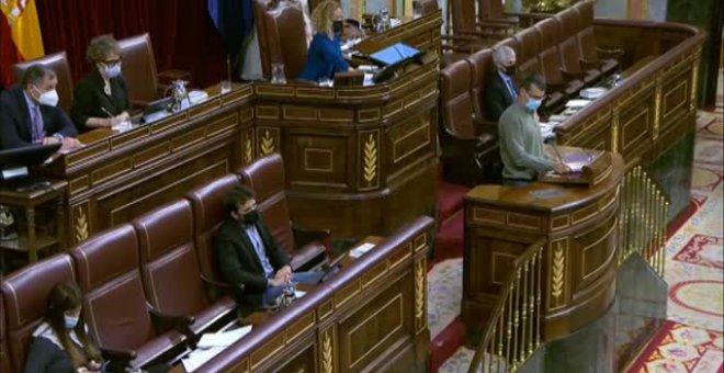 Una diputada de ERC llama "fascista" a Macarena Olona