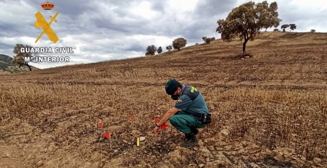 Investigan a un agricultor de Extremadura por causar un incendio que afectó a un centenar de hectáreas de Ciudad Real