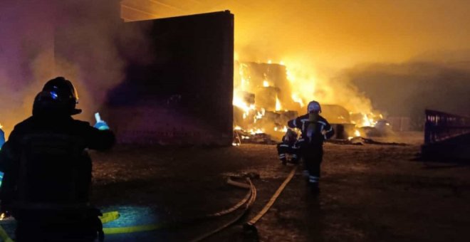 Extinguido un incendio en una nave ganadera de Ribamontán al Mar