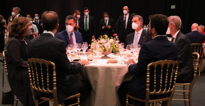 Sánchez aprofita el sopar inaugural del MWC per apel·lar a la "unitat" davant d'Aragonès