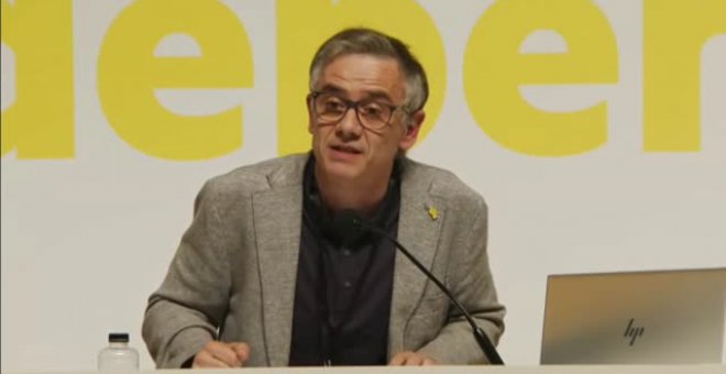 Minuto de ovación a Junqueras en su primer Consell Nacional de ERC tras ser indultado