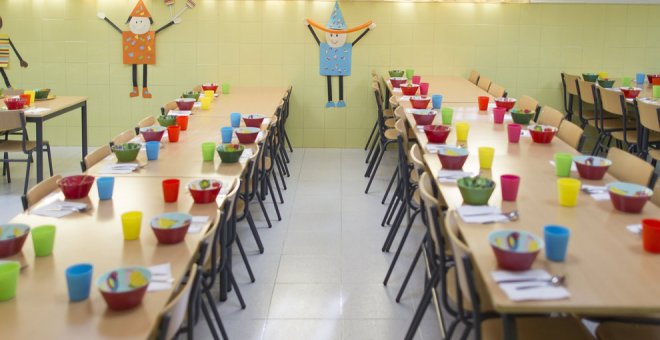 Sanidad vuelve a abrir la puerta a comer en las aulas el próximo curso y recomienda la alimentación saludable
