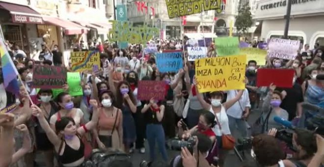 Manifestaciones en Turquía contra la salida del Convenio de Estambul que protege a las mujeres