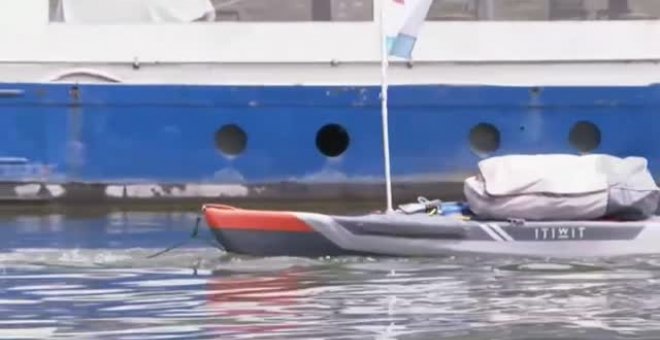 Un joven francés remonta a nado el río Sena para alertar de la creciente contaminación fluvial