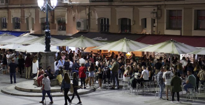 El primer fin de semana con discotecas cerradas en Santander finaliza sin grandes incidentes, con algún botellón y cuatro negocios hosteleros denunciados