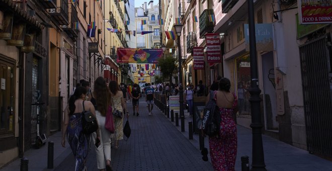 Nueva noche de aglomeraciones en Madrid con motivo de la celebración del Orgullo LGBTI