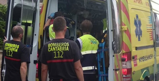 Herido grave tras caerle encima un fardo de hierba en una ganadería de Campoo