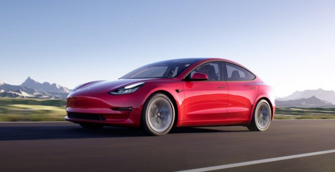 El Tesla Model 3 se postula como el coche más vendido en Reino Unido por delante del Golf