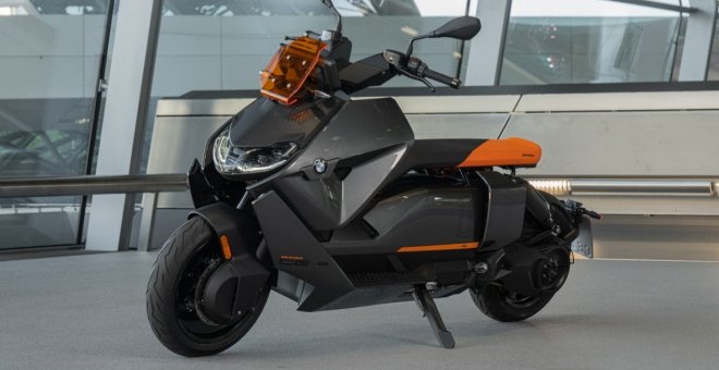 El BMW CE 04, el nuevo scooter eléctrico de BMW, ya tiene precios en España