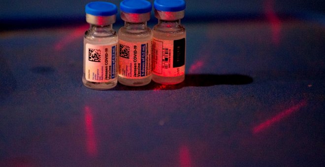 Estados Unidos alerta del vínculo entre la vacuna de Janssen y el síndrome Guillain-Baré