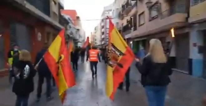 España 2000: fascistas a cara descubierta