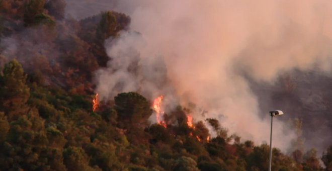 Un incendio en Barcelona quema ya unas 200 hectáreas