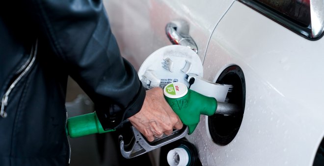 El precio de los carburantes escala a nuevos máximos anuales tras encarecerse hasta un 0,72% esta semana