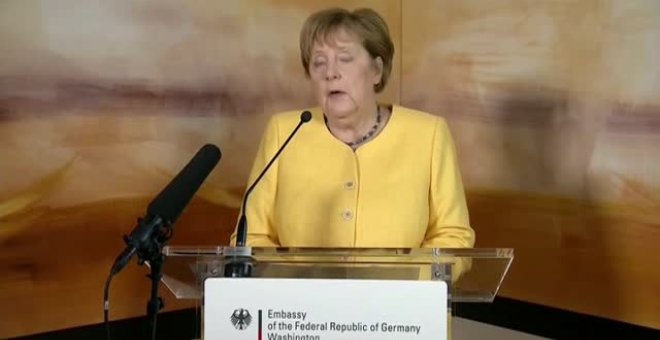 Merkel: "Pueden confiar en que las fuerzas de nuestro gobierno harán todo lo posible en las condiciones más difíciles para salvar vidas"