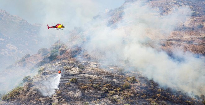 Los bomberos dan por estabilizado el incendio de Girona que ha quemado más de 400 hectáreas