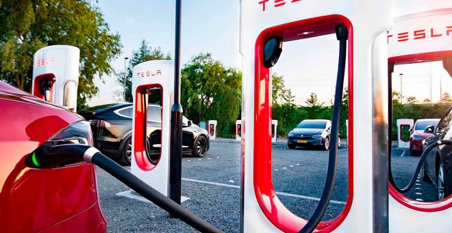 Los Supercargadores de Tesla subirán a 300 kW para cargar aún más rápido