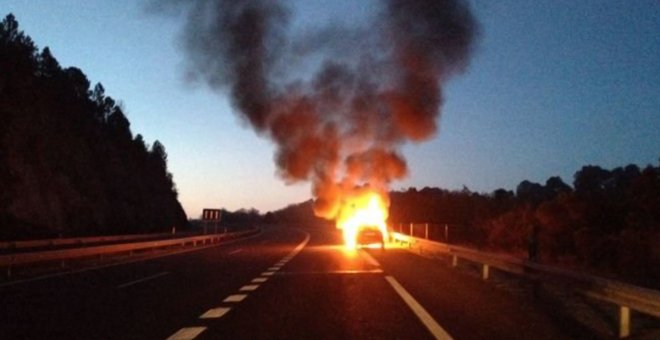 Muere calcinado al intentar salvar su coche de las llamas en Albacete