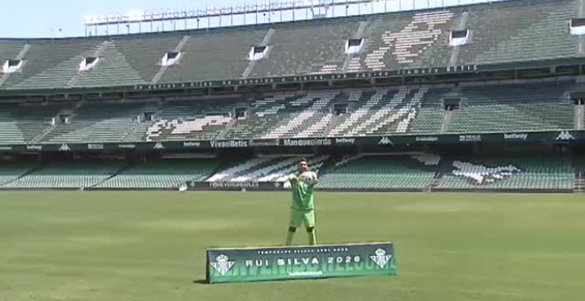 El Real Betis presenta a Rui Silva como su nuevo portero