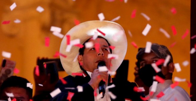 Pedro Castillo es proclamado como presidente electo del Perú, a pesar de las maniobras del fujimorismo