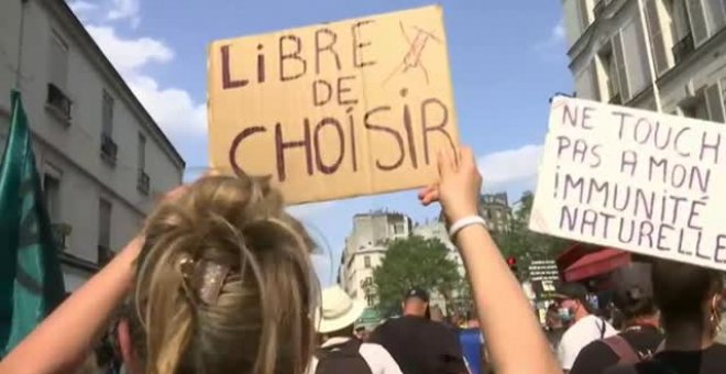 Multitudinarias manifestaciones en Francia y Grecia en contra de la vacunación obligatoria