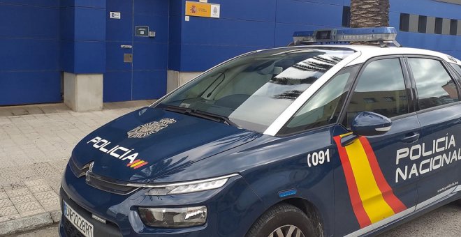 Detenida una pareja por robar 11.300 euros a una anciana a la salida de un banco en Santander