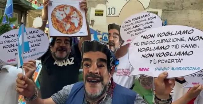 Protesta en Nápoles con máscaras de Maradona para exigir al G20 que pague la deuda ecológica