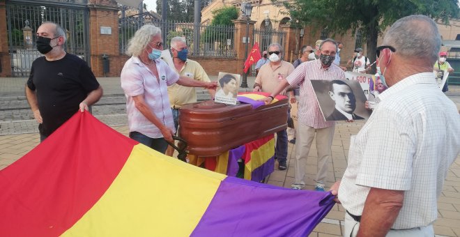 Una marcha exige la exhumación de Queipo de Llano tras aprobarse el proyecto de Ley de Memoria Democrática