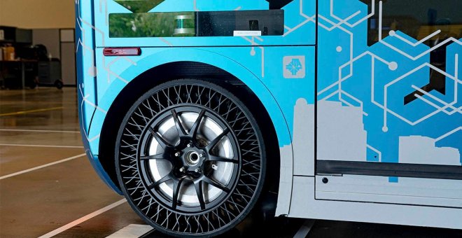Los neumáticos sin aire, a prueba en un autobús eléctrico y autónomo