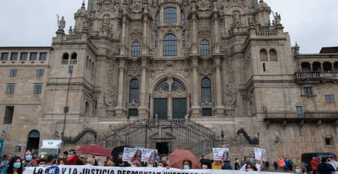 Un centenar de personas se manifiestan pidiendo justicia y verdad ocho años después del accidente de Angrois